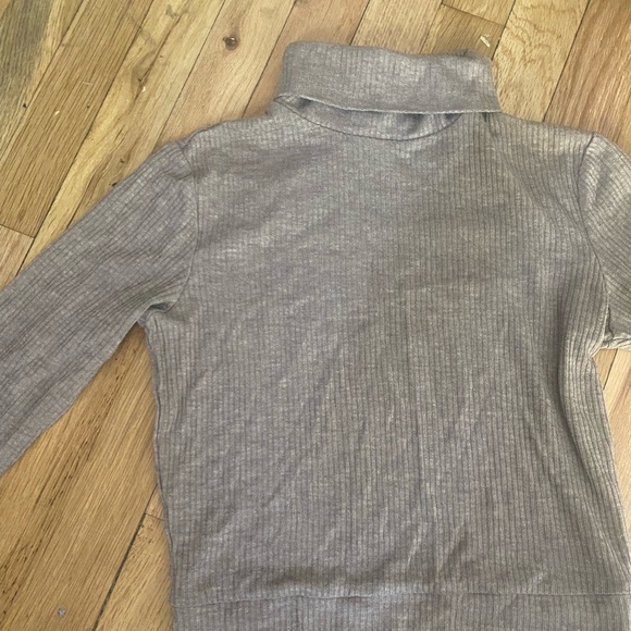 Dynamite Long Sleeve Beige Turtleneck - Size S - Picture 3 of 4